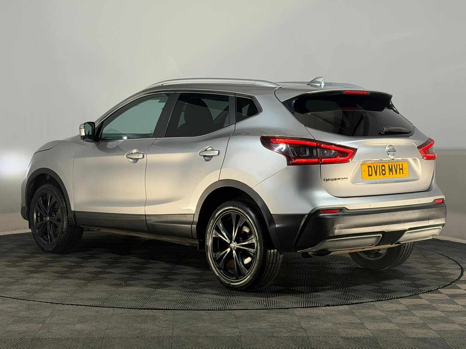 Used Nissan Qashqai 2018 for sale - 77673947: Photo 9