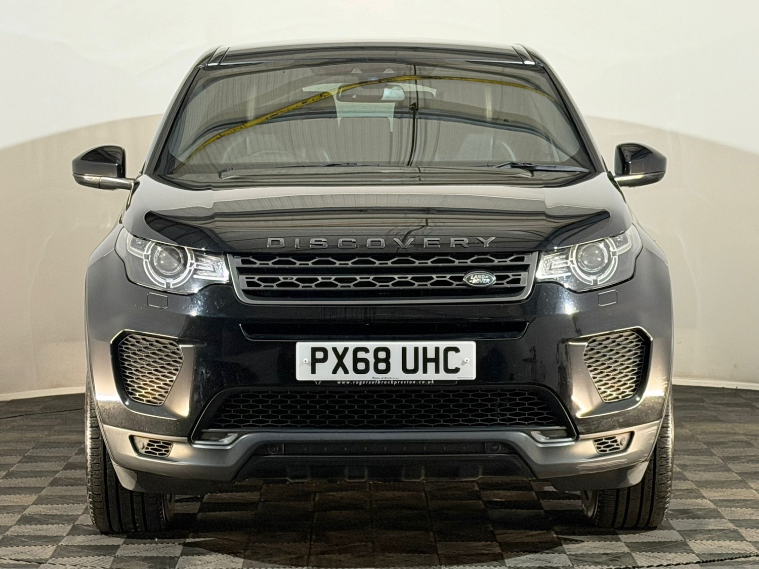 Used Land Rover Discovery Sport 2018 for sale - 77482199: Photo 2