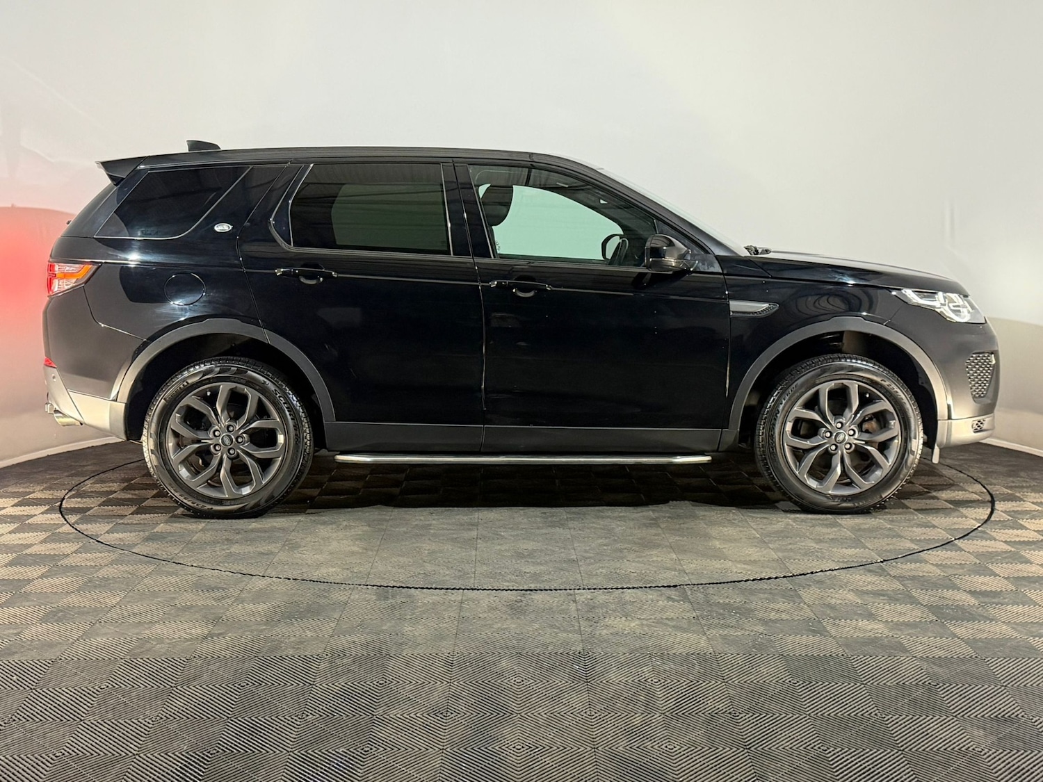Used Land Rover Discovery Sport 2018 for sale - 77482199: Photo 4