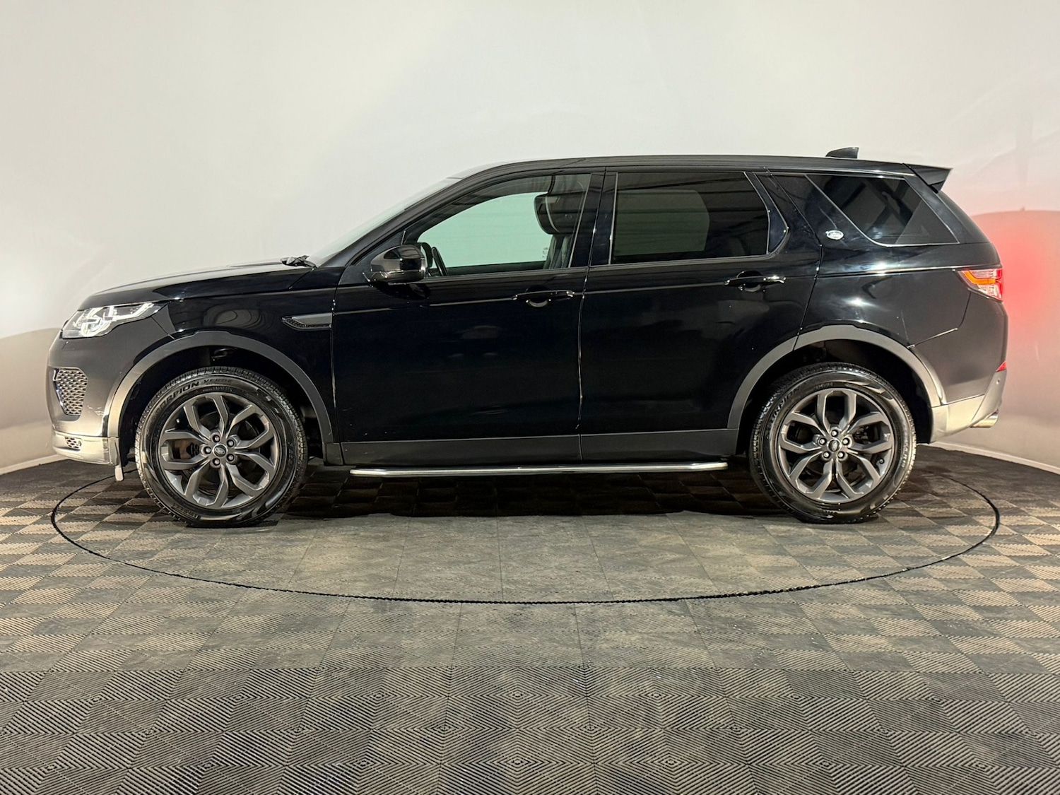 Used Land Rover Discovery Sport 2018 for sale - 77482199: Photo 5