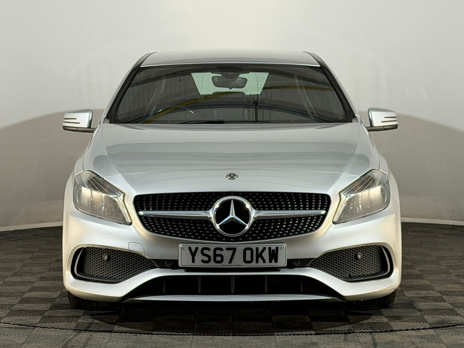 Used Mercedes-Benz A-Class 2017 for sale - 76703721: Photo 2