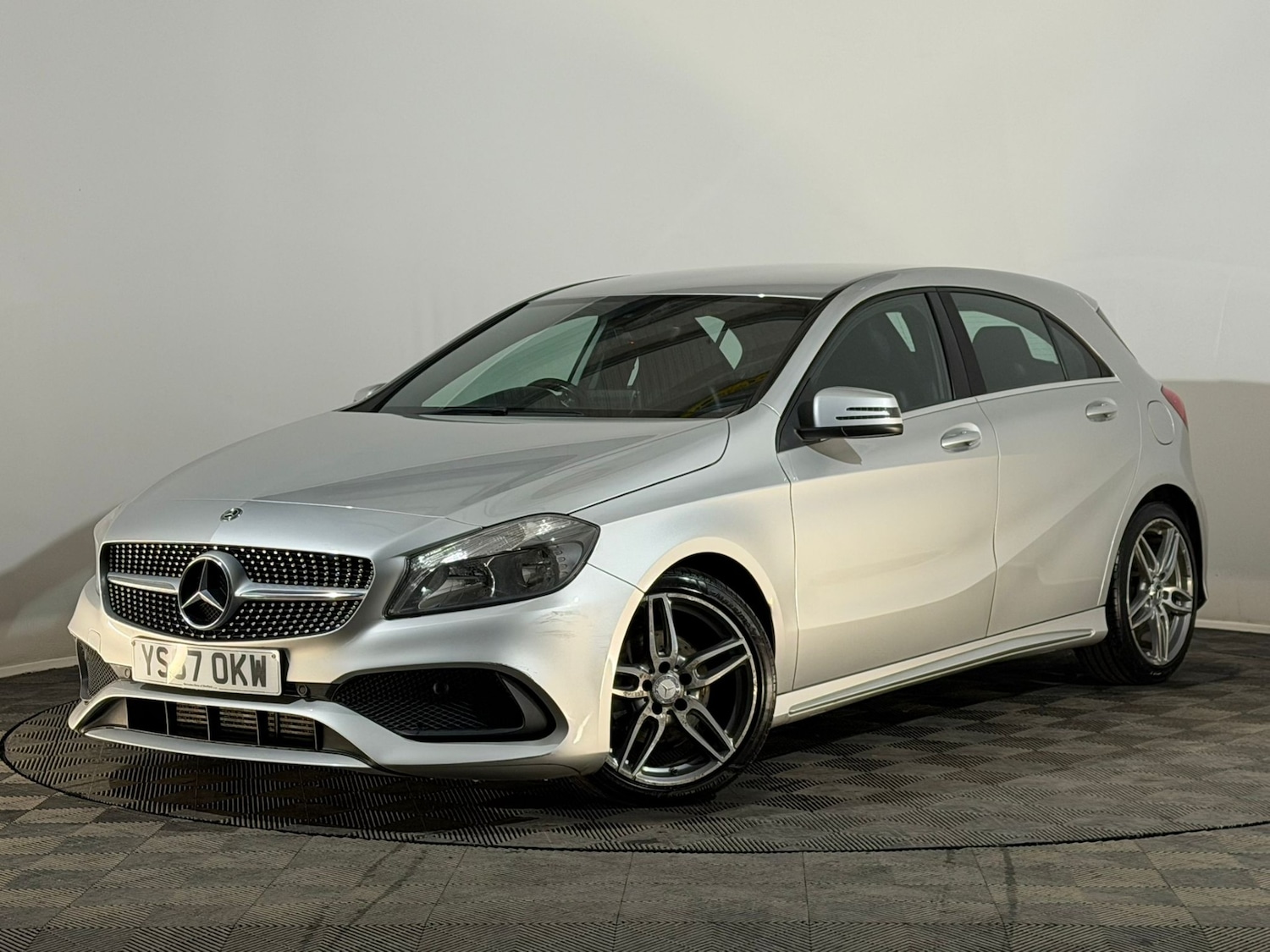 Used Mercedes-Benz A-Class 2017 for sale - 76703721: Photo 3