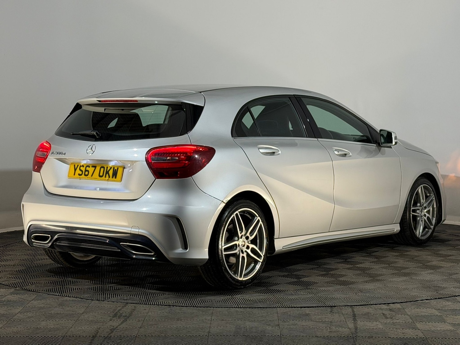 Used Mercedes-Benz A-Class 2017 for sale - 76703721: Photo 6