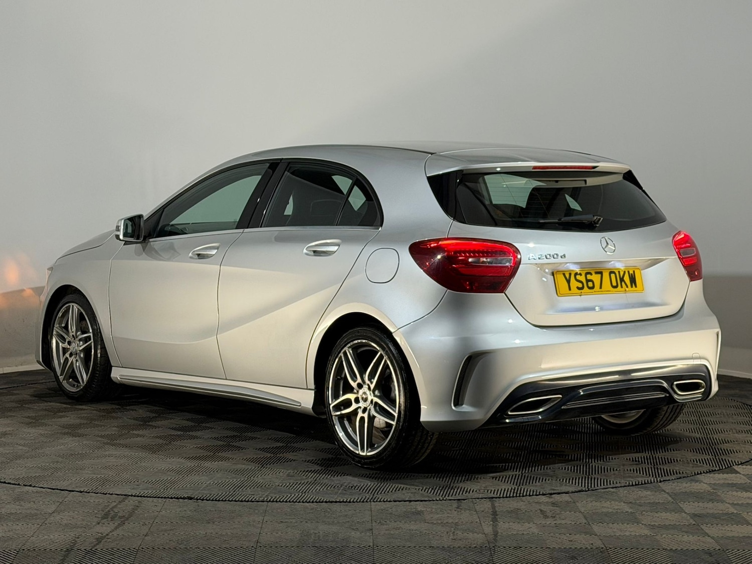 Used Mercedes-Benz A-Class 2017 for sale - 76703721: Photo 9