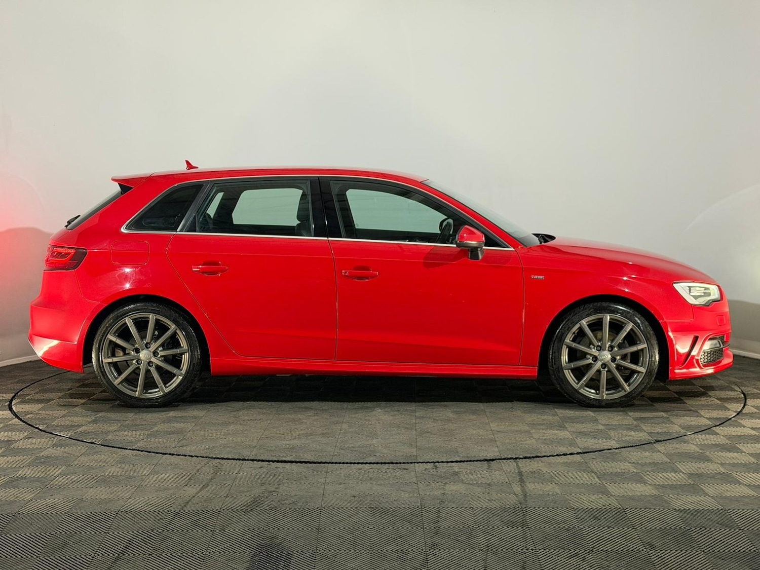 Used Audi A3 2014 for sale - 76703719: Photo 4
