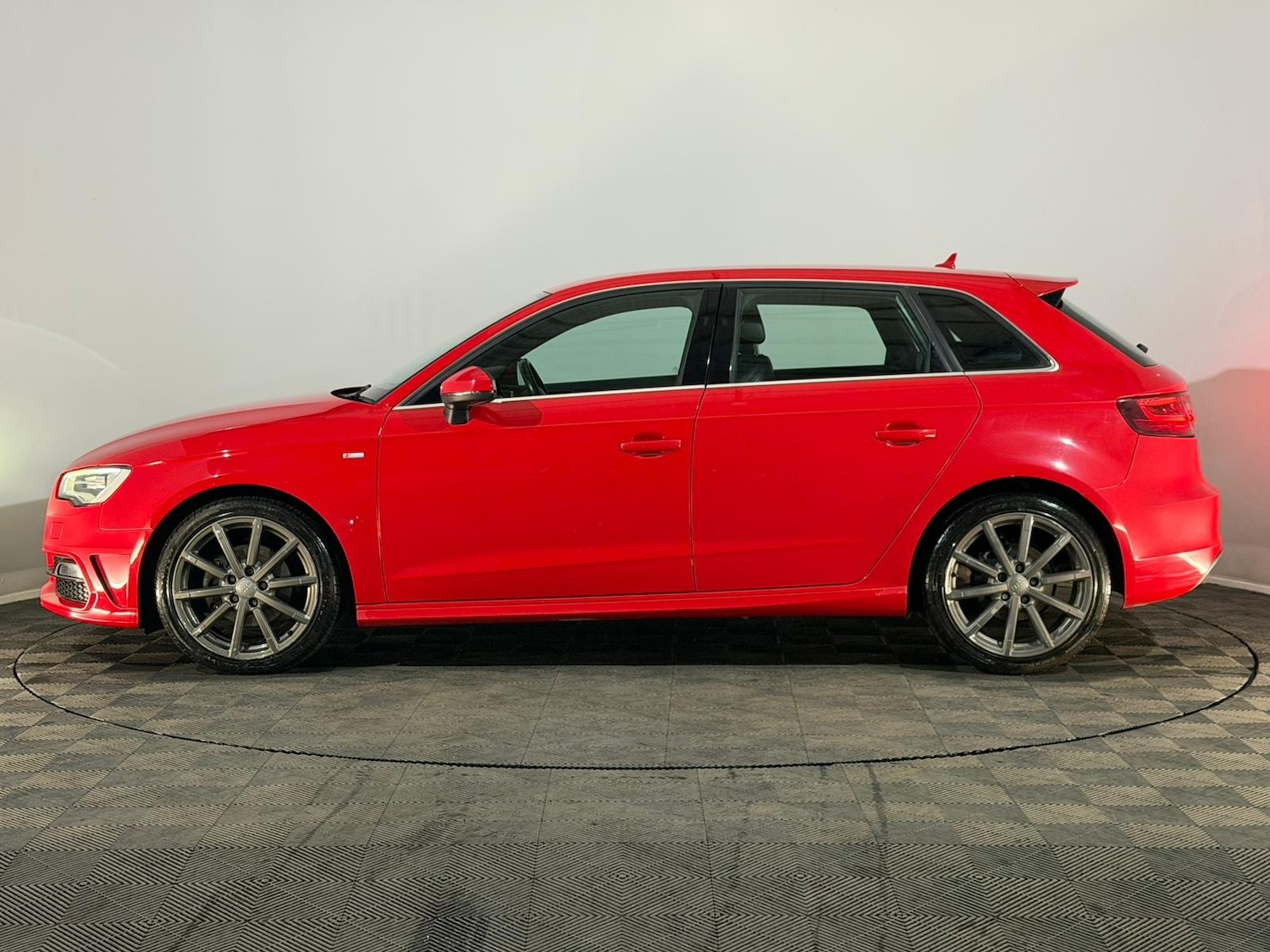 Used Audi A3 2014 for sale - 76703719: Photo 5