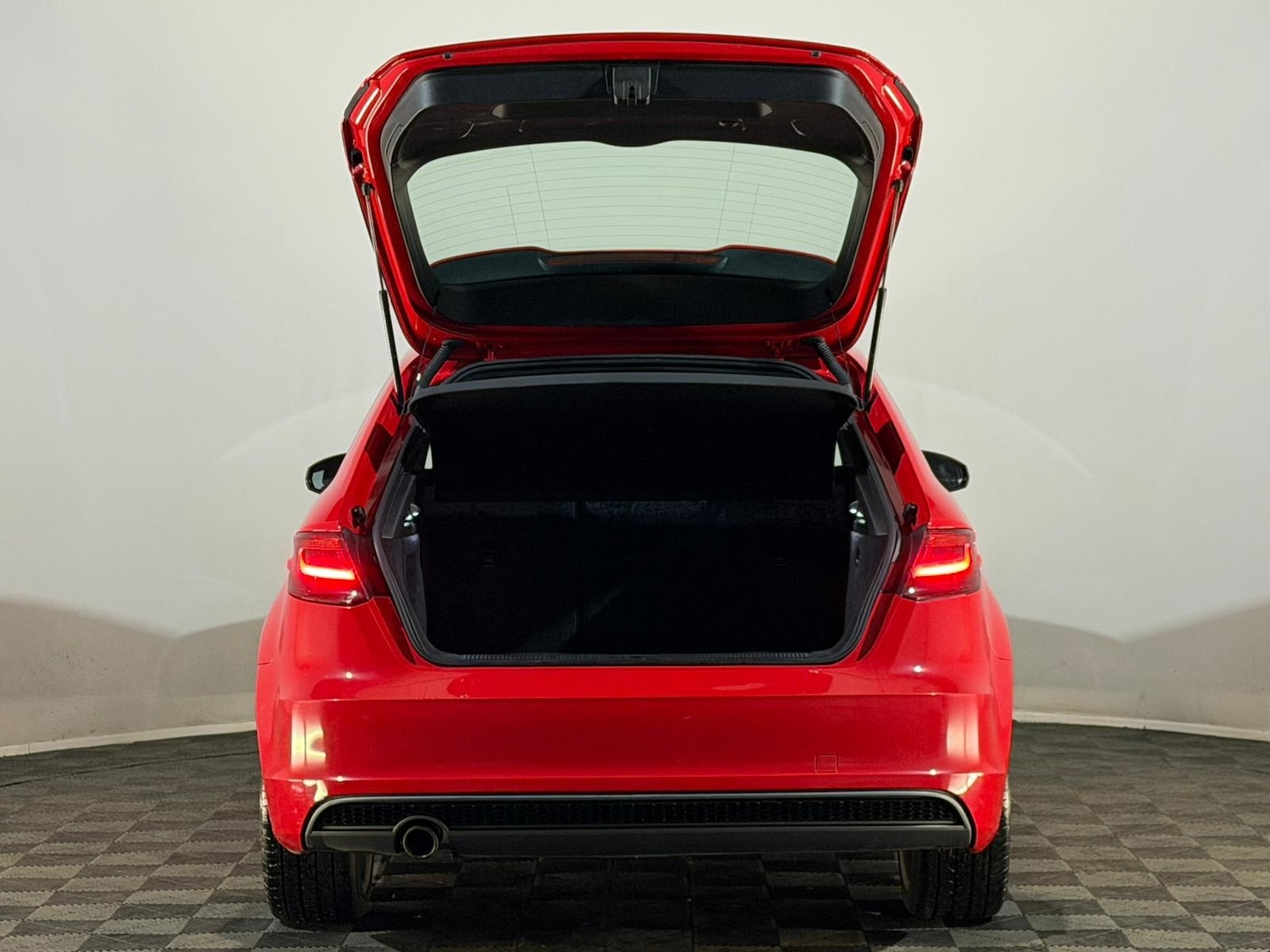 Used Audi A3 2014 for sale - 76703719: Photo 9