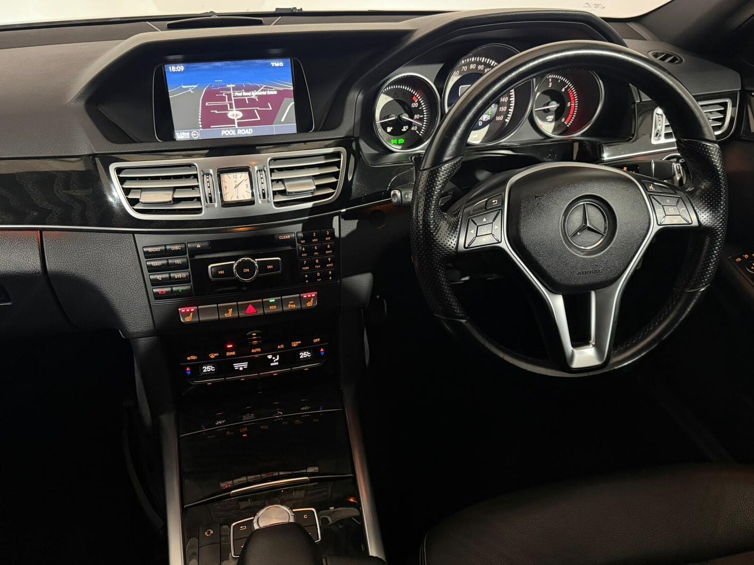 Used Mercedes-Benz E Class 2013 for sale - 77551882: Photo 12