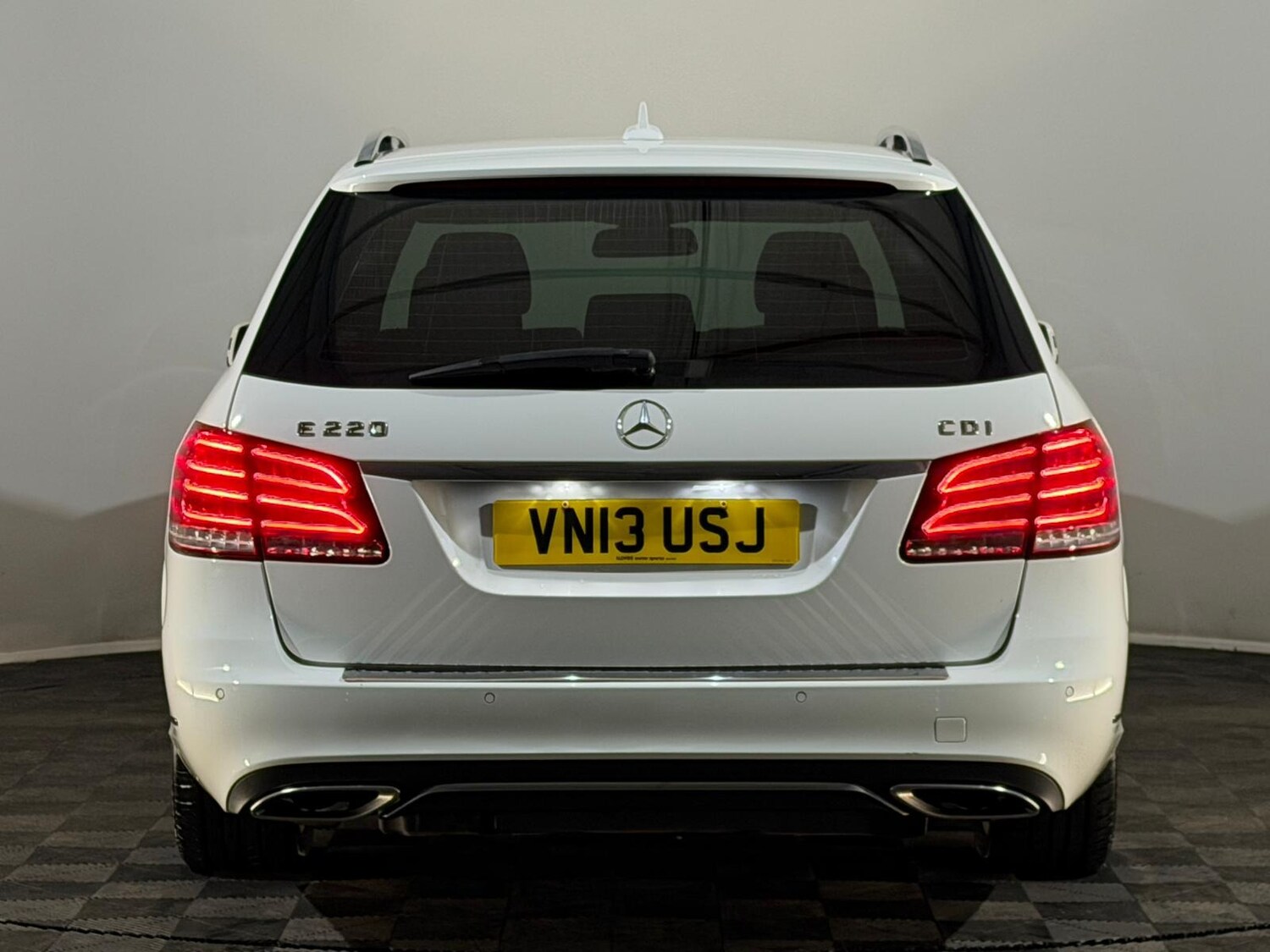 Used Mercedes-Benz E Class 2013 for sale - 77551882: Photo 7