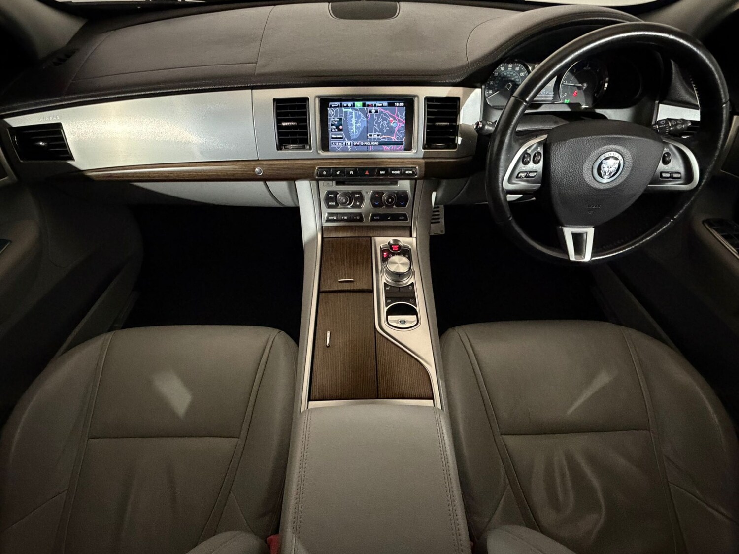 Used Jaguar XF 2013 for sale - 78158542: Photo 11