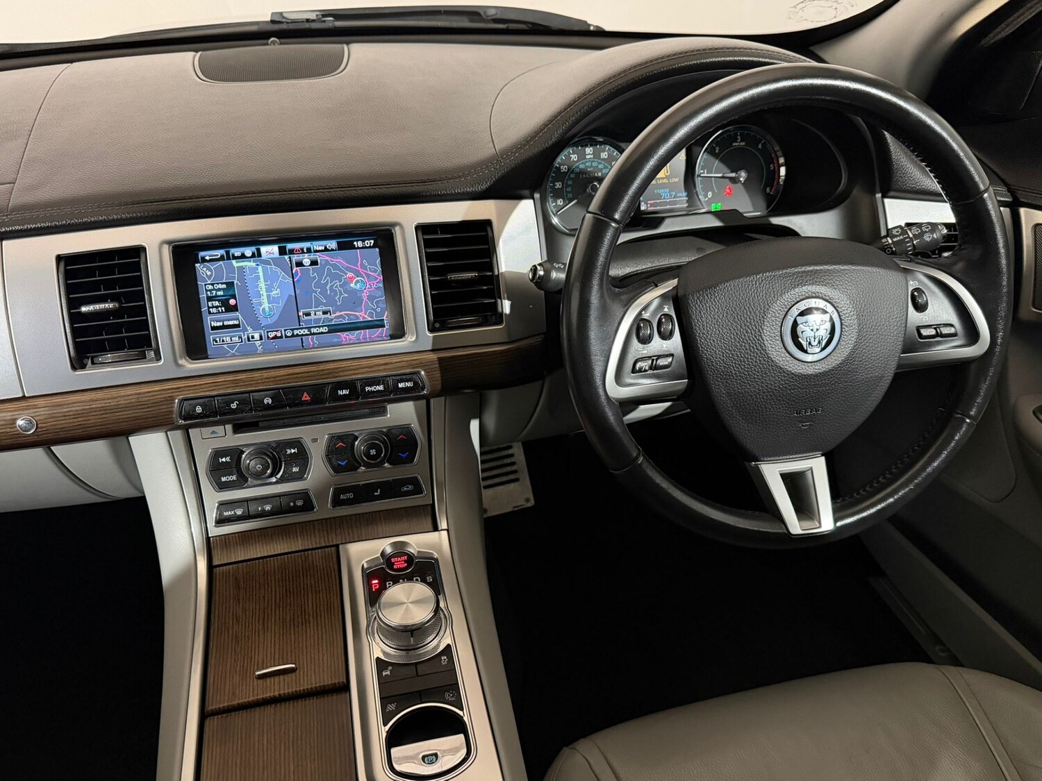 Used Jaguar XF 2013 for sale - 78158542: Photo 12