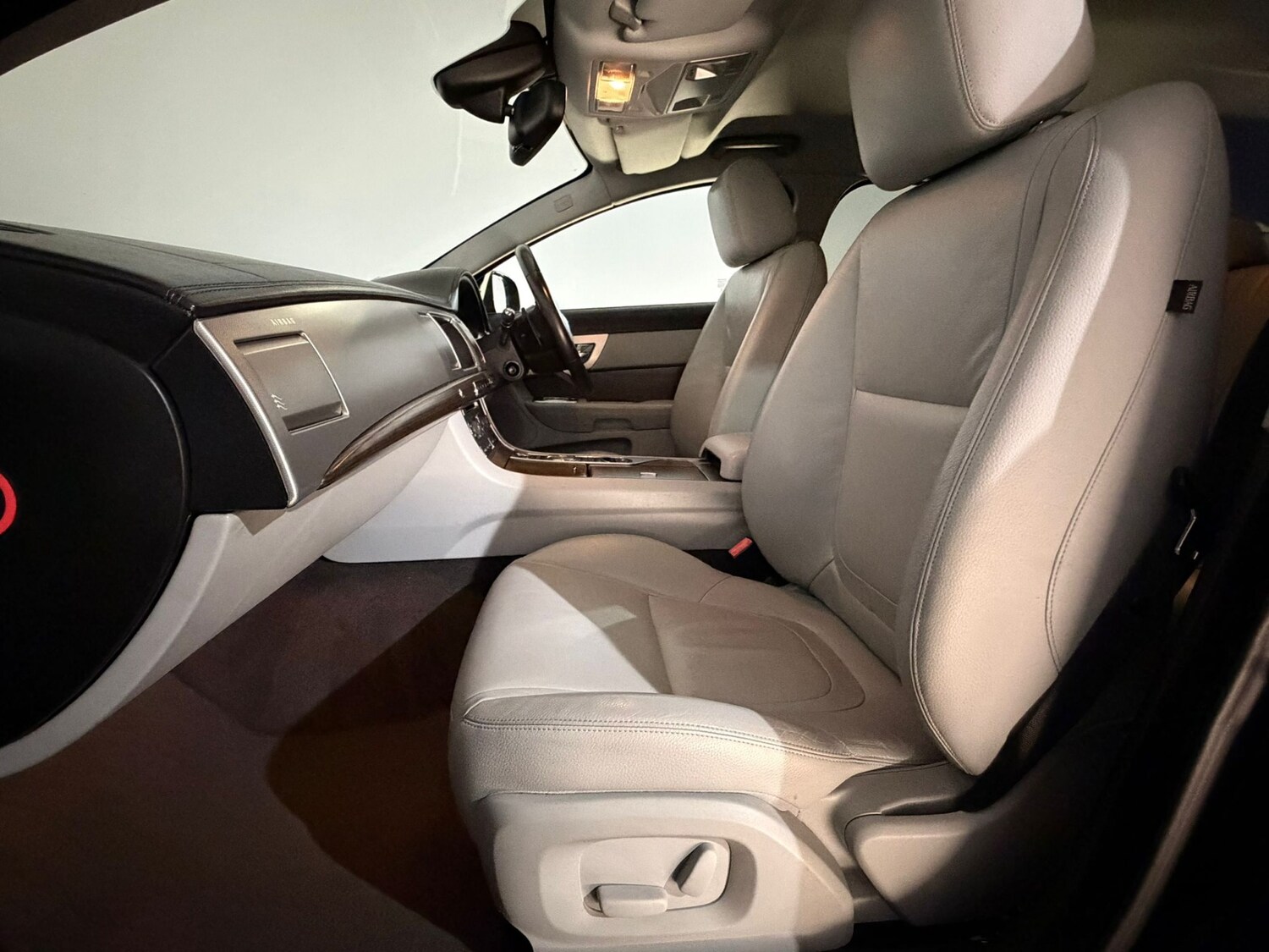 Used Jaguar XF 2013 for sale - 78158542: Photo 17