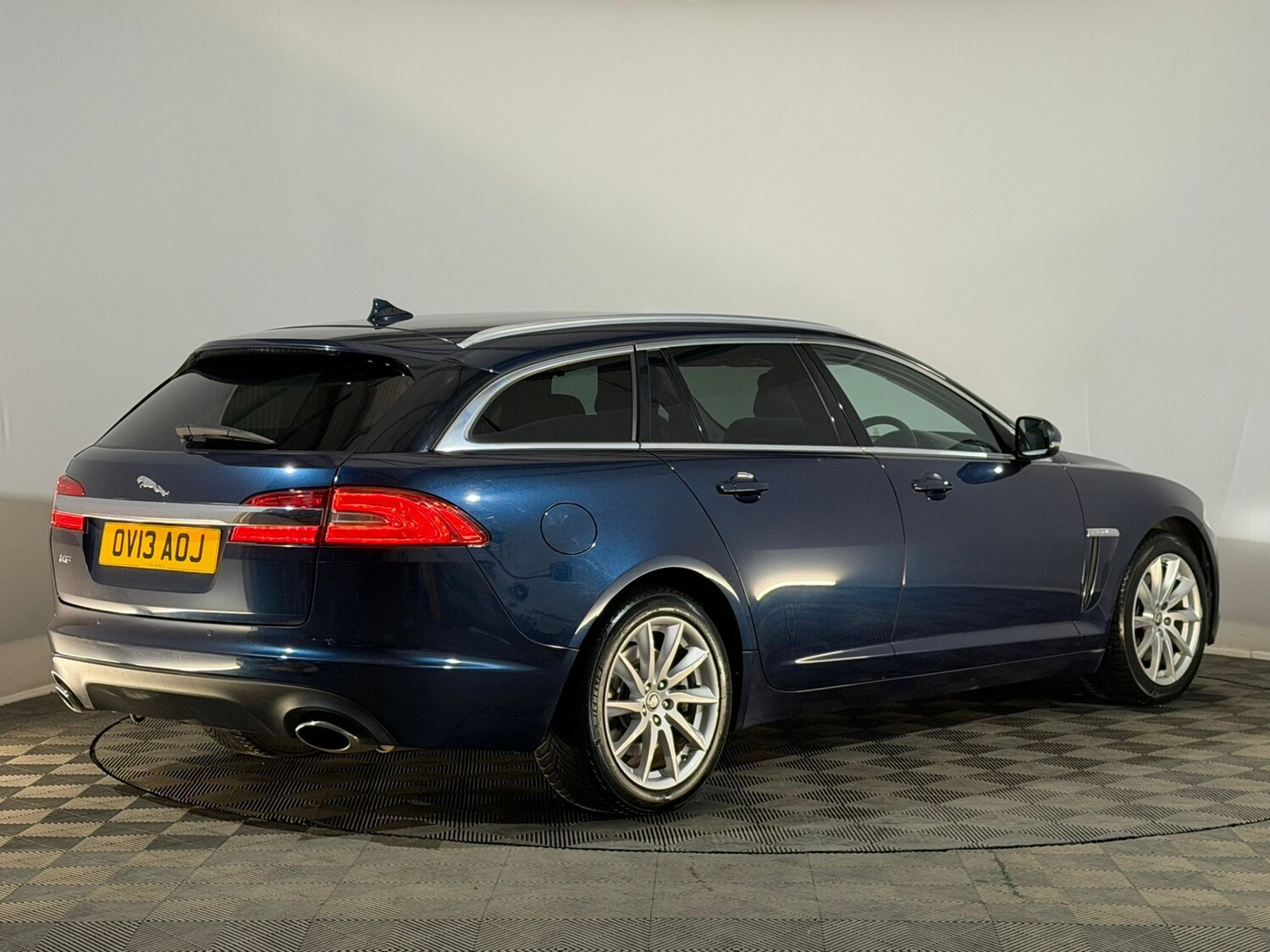 Used Jaguar XF 2013 for sale - 78158542: Photo 6