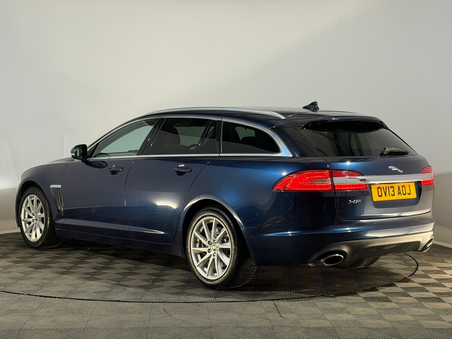Used Jaguar XF 2013 for sale - 78158542: Photo 9