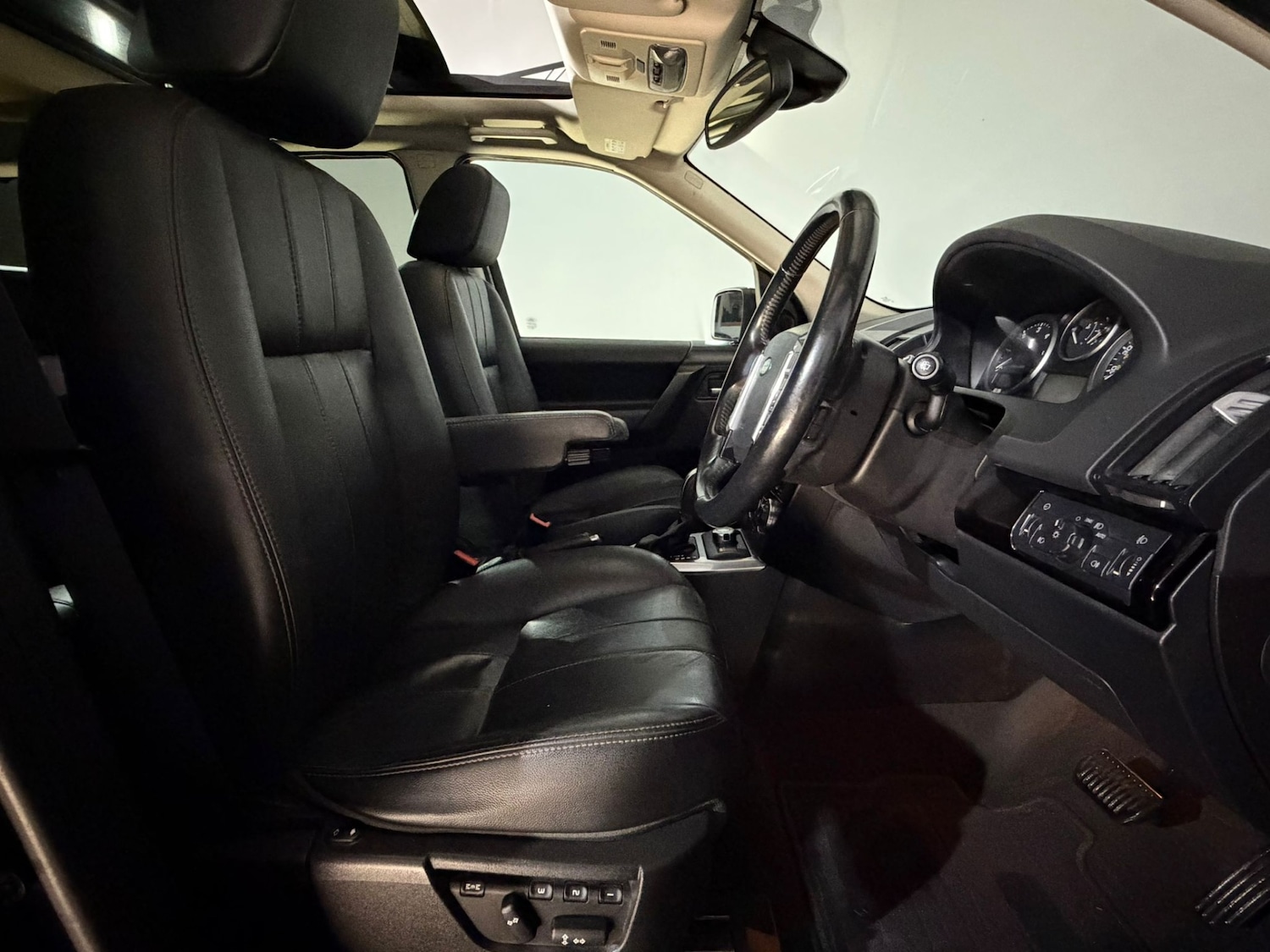 Used Land Rover Freelander 2012 for sale - 78136979: Photo 16