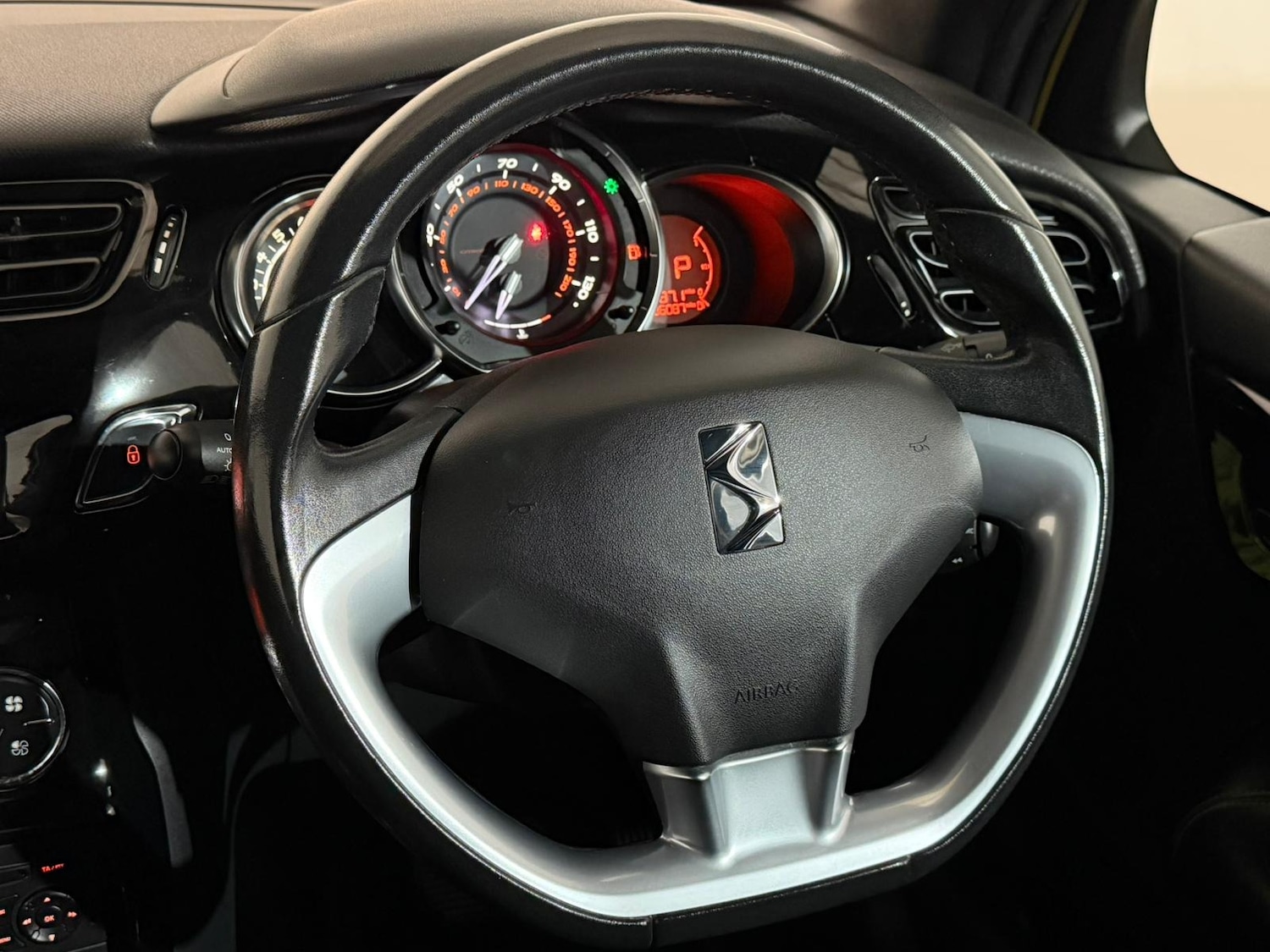 Used Citroen DS3 2018 for sale - 78136977: Photo 12