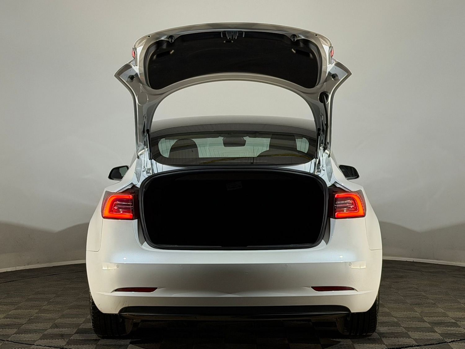 Used Tesla Model 3 2019 for sale - 78158317: Photo 5