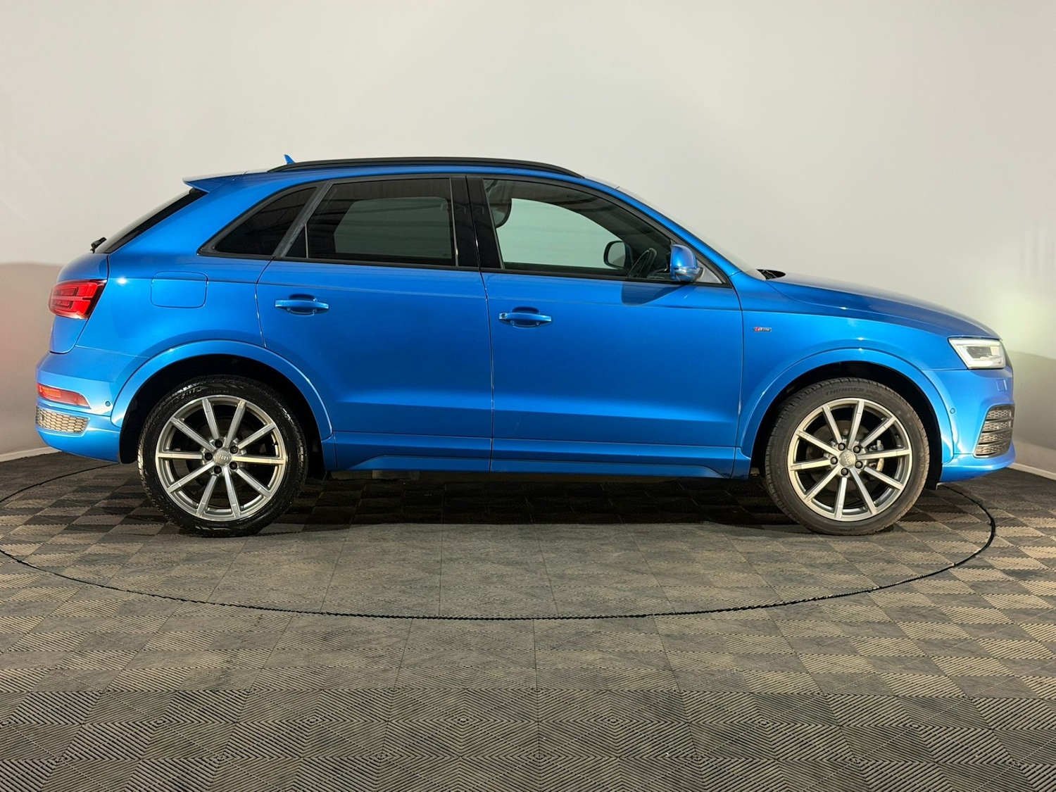 Used Audi Q3 2015 for sale - 77674219: Photo 4