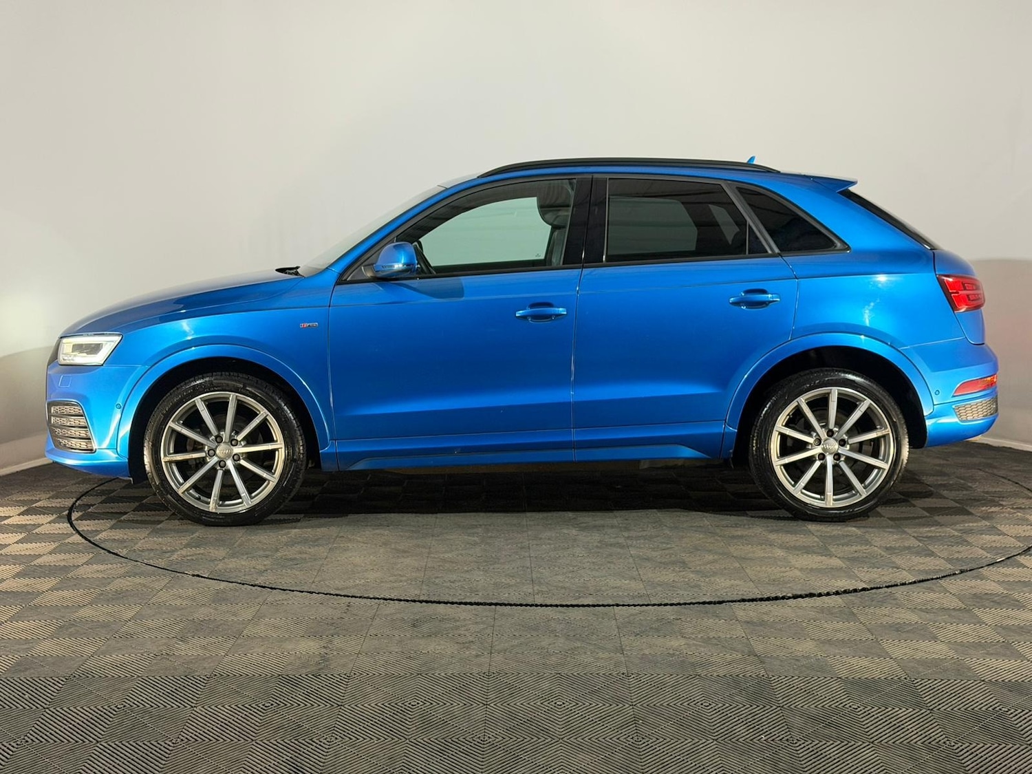 Used Audi Q3 2015 for sale - 77674219: Photo 5