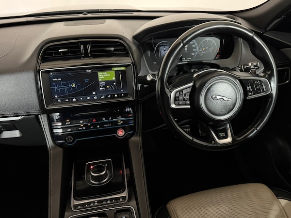 Used Jaguar F-Pace 2017 for sale - 76311030: Photo 12