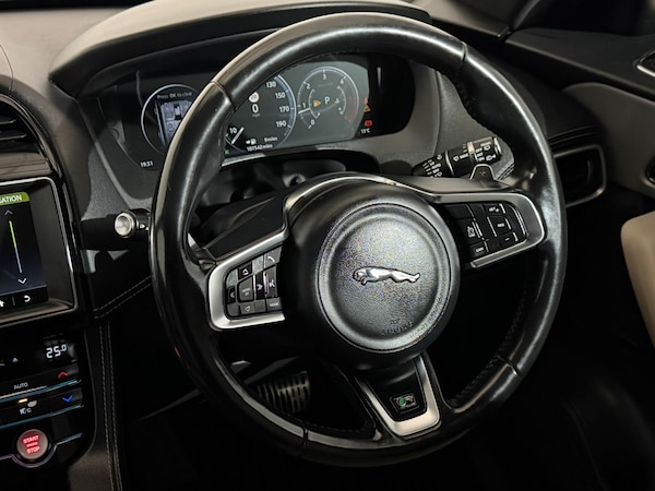 Used Jaguar F-Pace 2017 for sale - 76311030: Photo 13