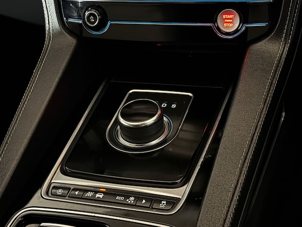 Used Jaguar F-Pace 2017 for sale - 76311030: Photo 15