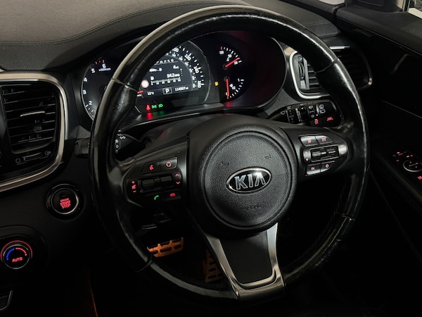 Used Kia Sorento 2017 for sale - 76296993: Photo 13
