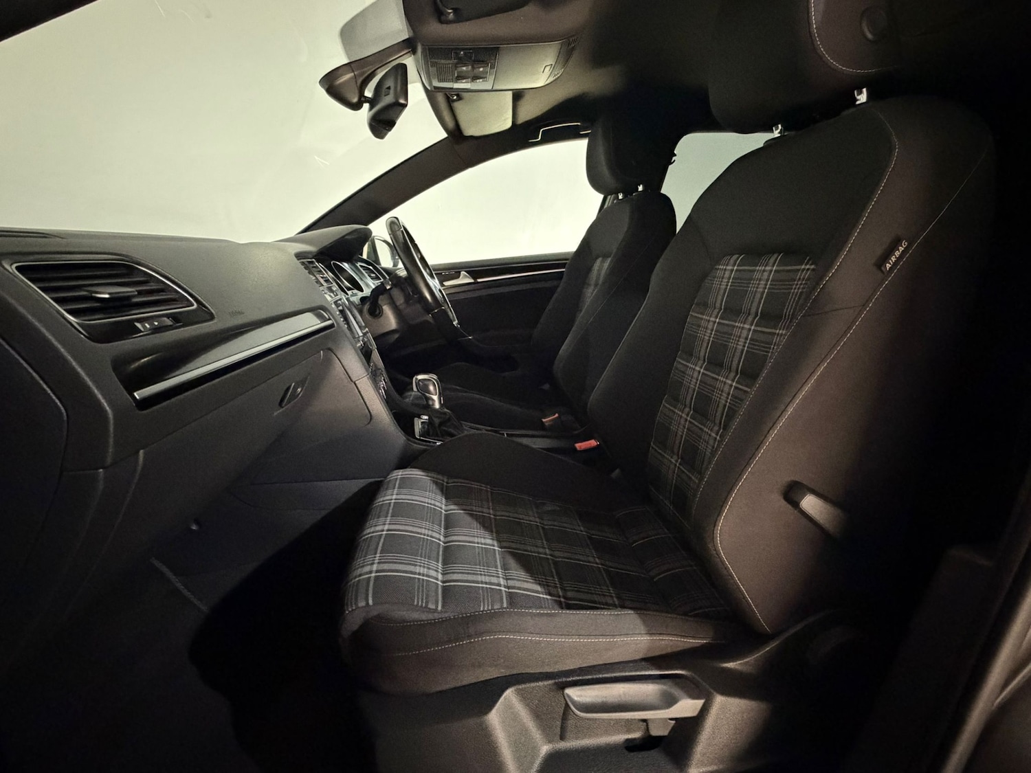 Used Volkswagen Golf 2016 for sale - 77340328: Photo 15