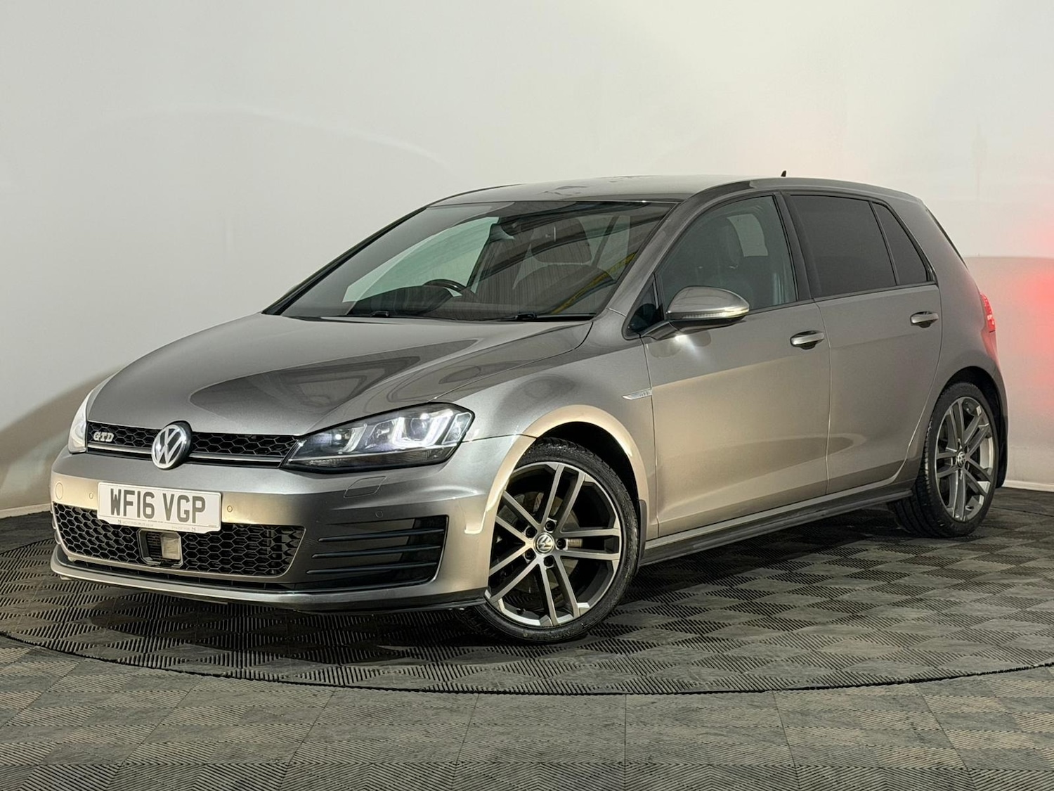 Used Volkswagen Golf 2016 for sale - 77340328: Photo 3