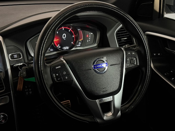 Used Volvo XC60 2017 for sale - 76246058: Photo 13