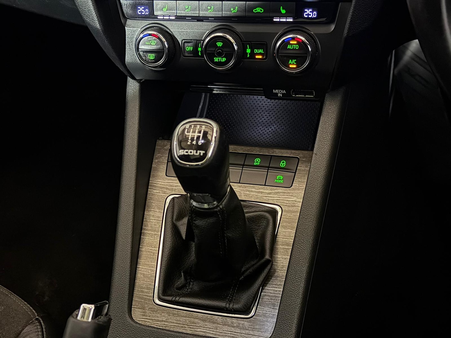 Used Skoda Octavia 2015 for sale - 77802028: Photo 14