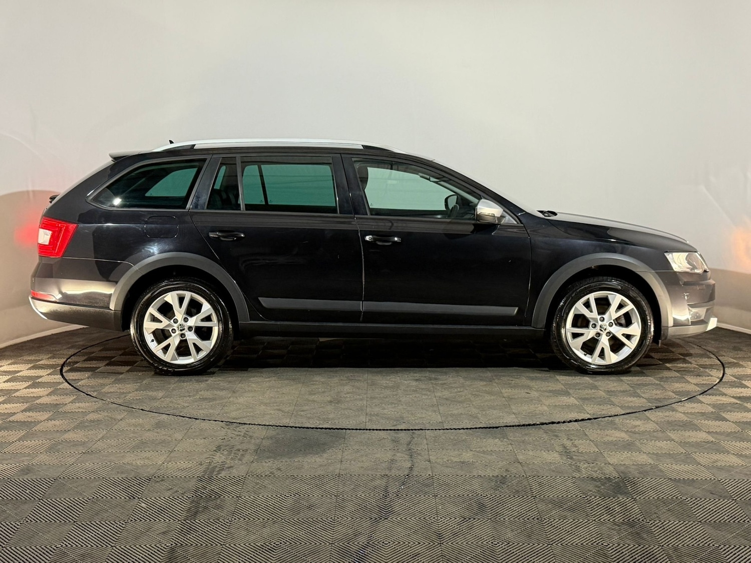 Used Skoda Octavia 2015 for sale - 77802028: Photo 4