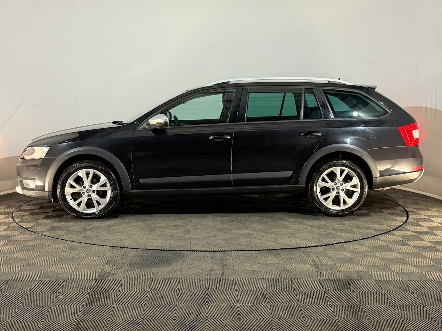 Used Skoda Octavia 2015 for sale - 77802028: Photo 5