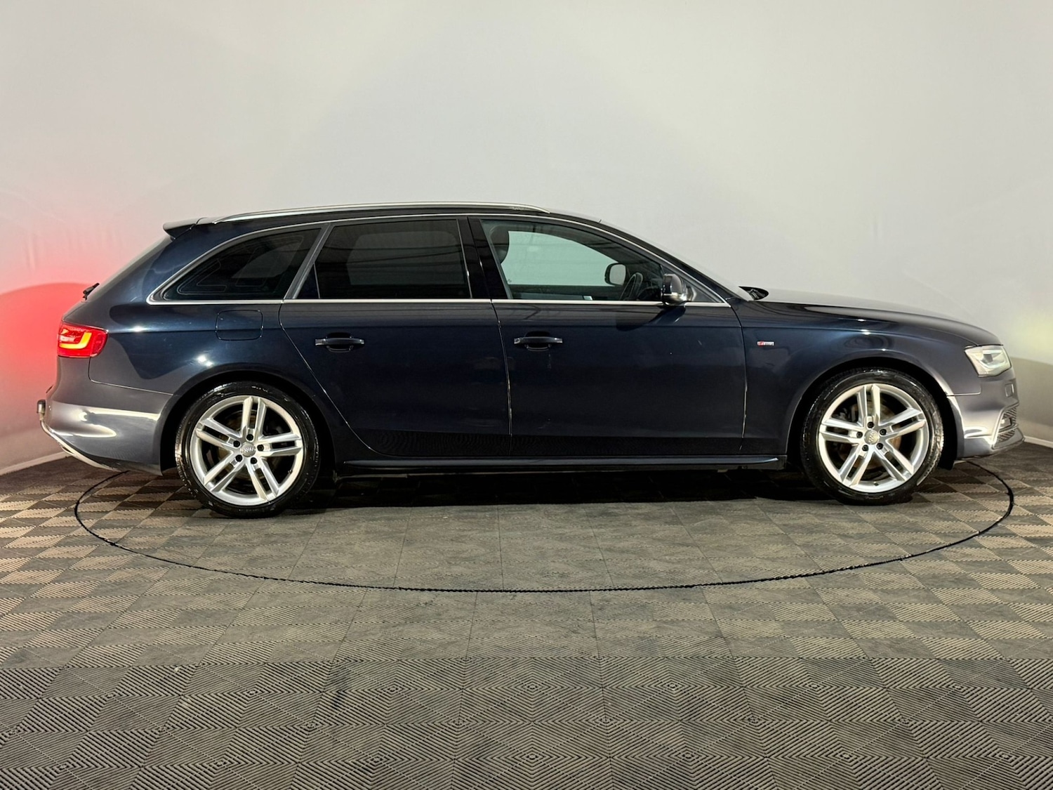 Used Audi A4 2014 for sale - 77739533: Photo 4
