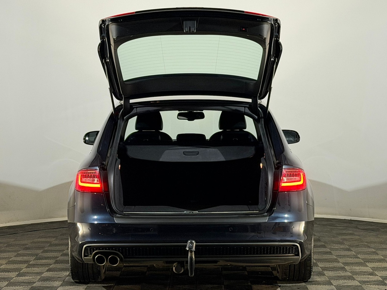 Used Audi A4 2014 for sale - 77739533: Photo 8