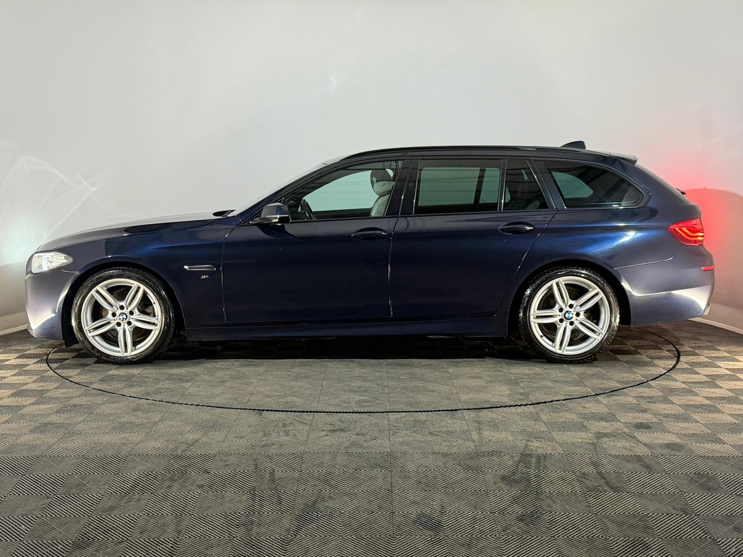 Used BMW 5 Series 2014 for sale - 76968613: Photo 5