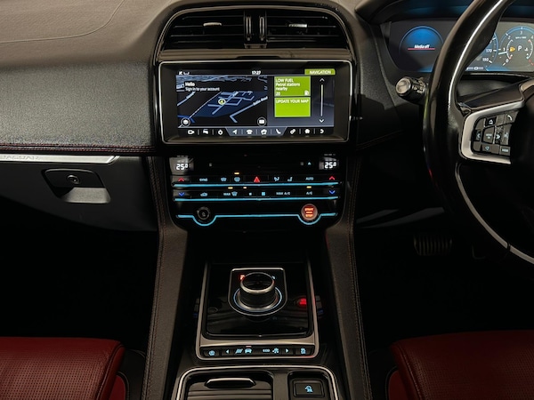 Used Jaguar F-Pace 2017 for sale - 76246301: Photo 15