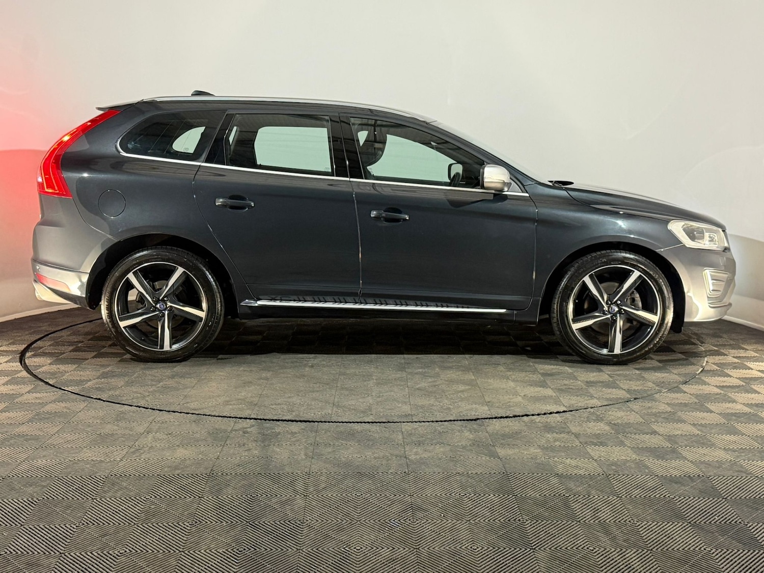 Used Volvo XC60 2014 for sale - 77634540: Photo 4