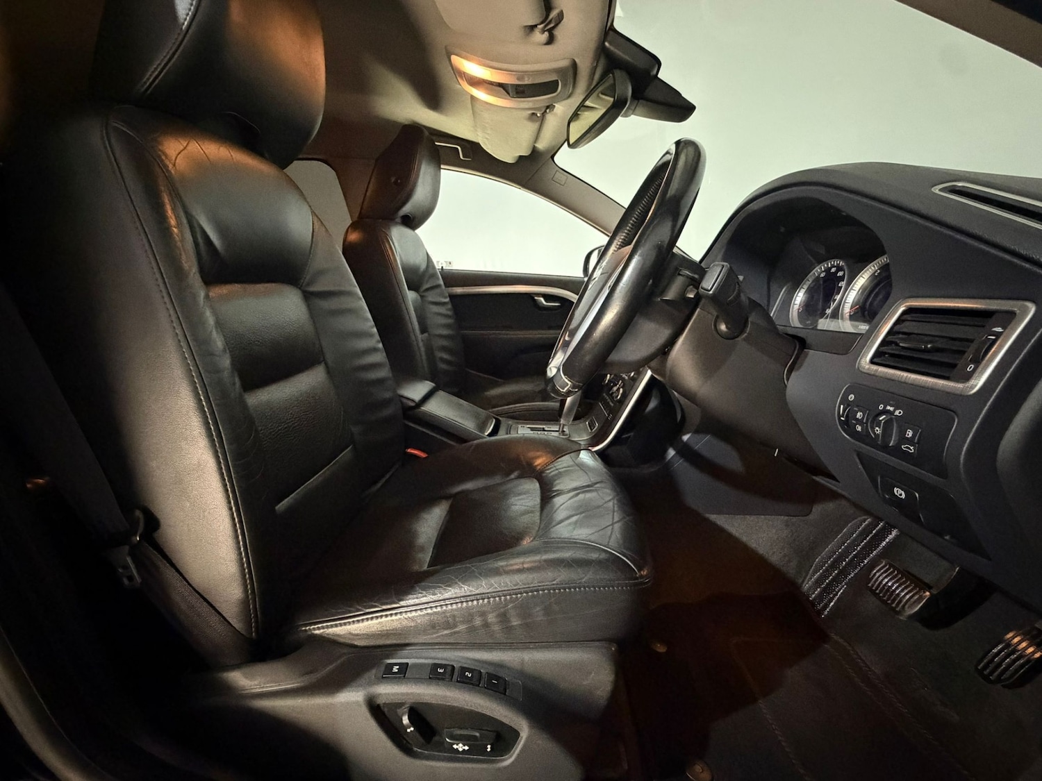 Used Volvo S80 2010 for sale - 77698326: Photo 16