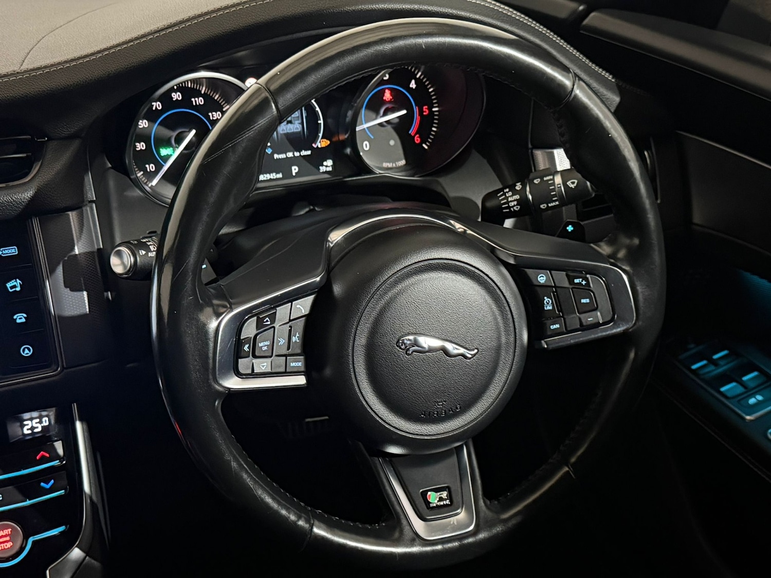 Used Jaguar XF 2016 for sale - 77627130: Photo 13