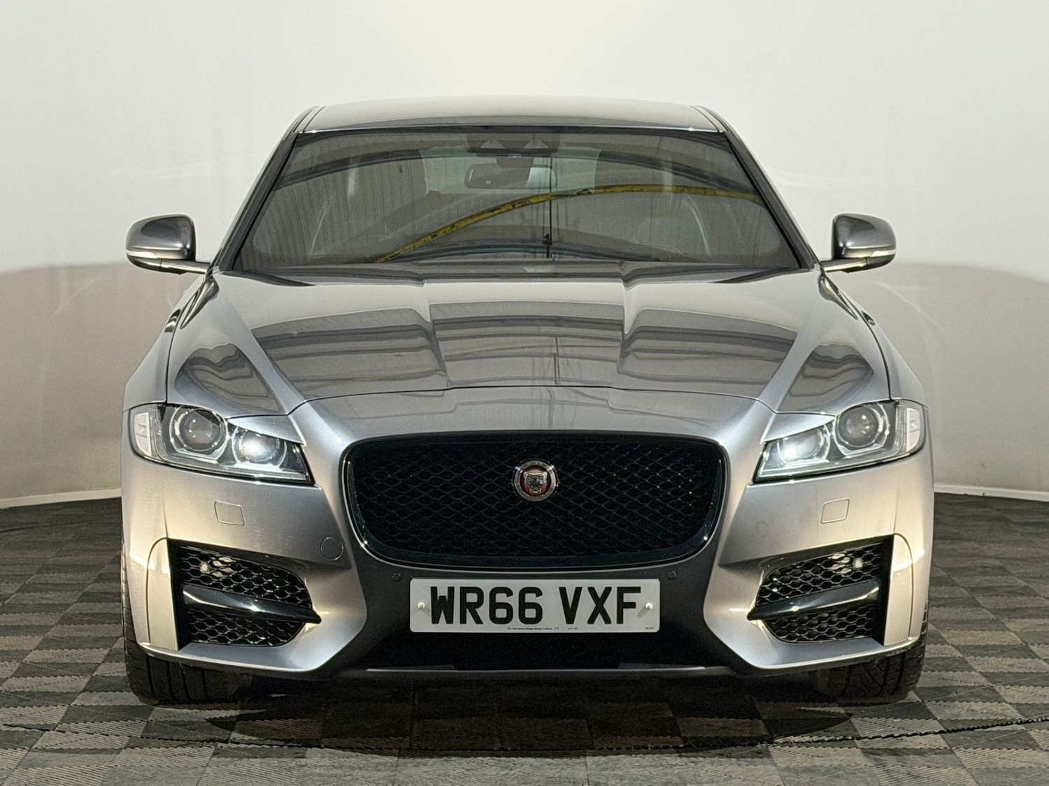 Used Jaguar XF 2016 for sale - 77627130: Photo 2