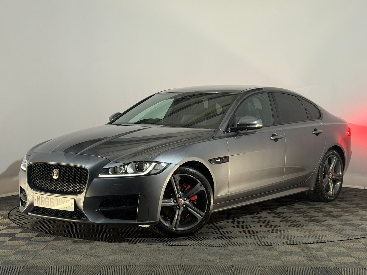 Used Jaguar XF 2016 for sale - 77627130: Photo 3