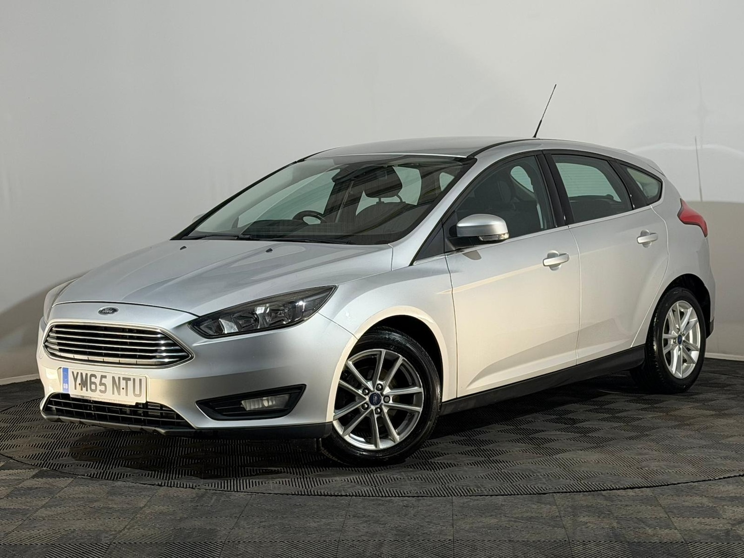 Used Ford Focus 2016 for sale - 76931790: Photo 3