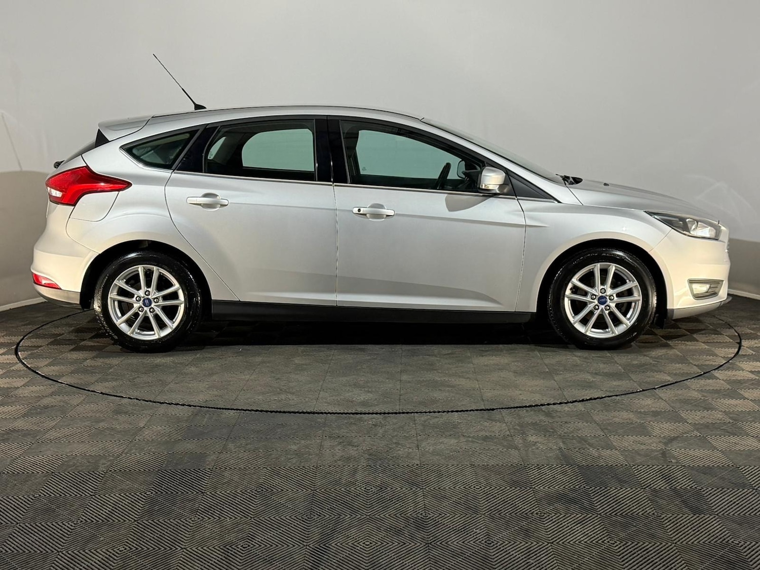 Used Ford Focus 2016 for sale - 76931790: Photo 4