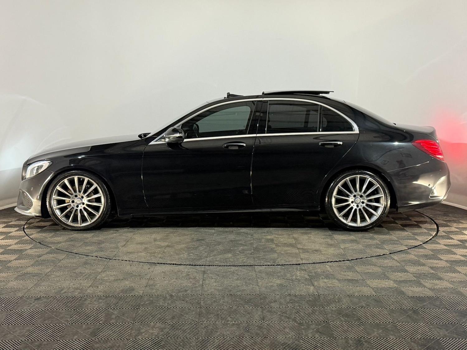 Used Mercedes-Benz C Class 2017 for sale - 77223045: Photo 5