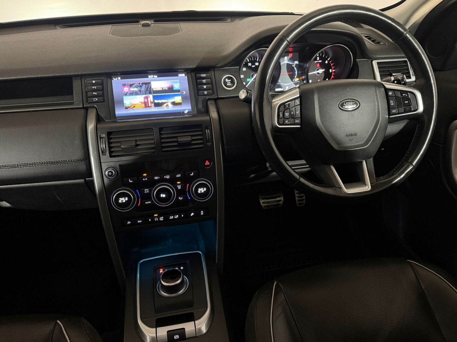 Used Land Rover Discovery Sport 2017 for sale - 77634434: Photo 12