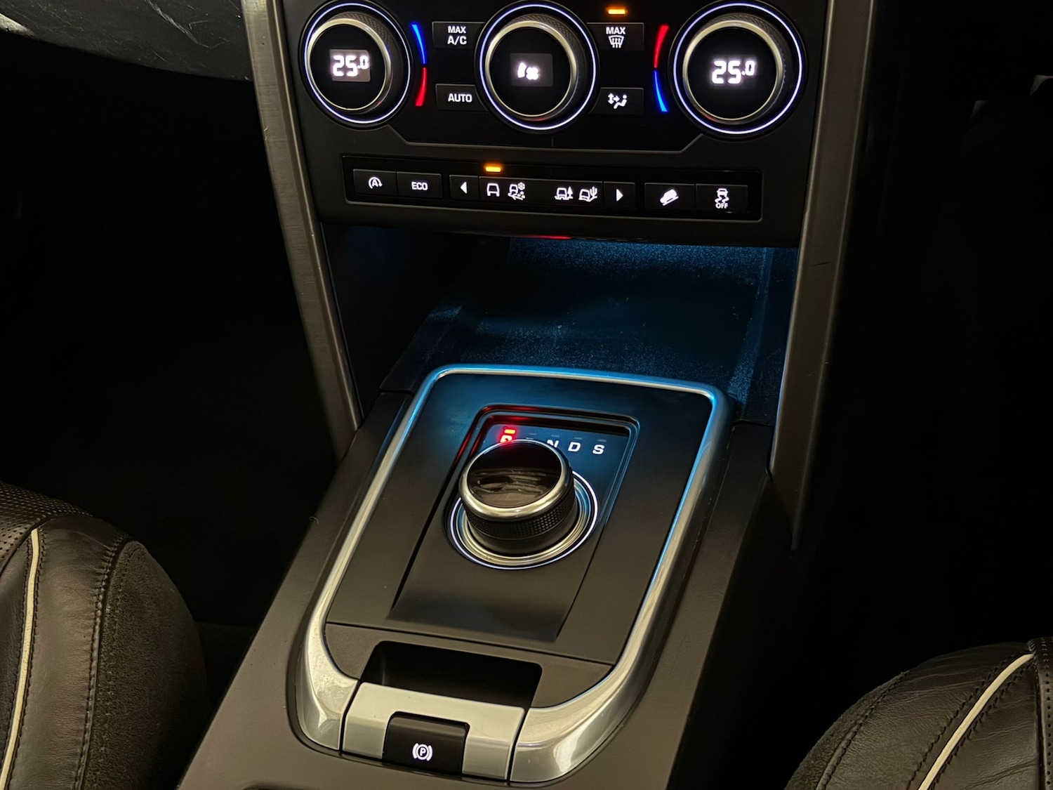 Used Land Rover Discovery Sport 2017 for sale - 77634434: Photo 15