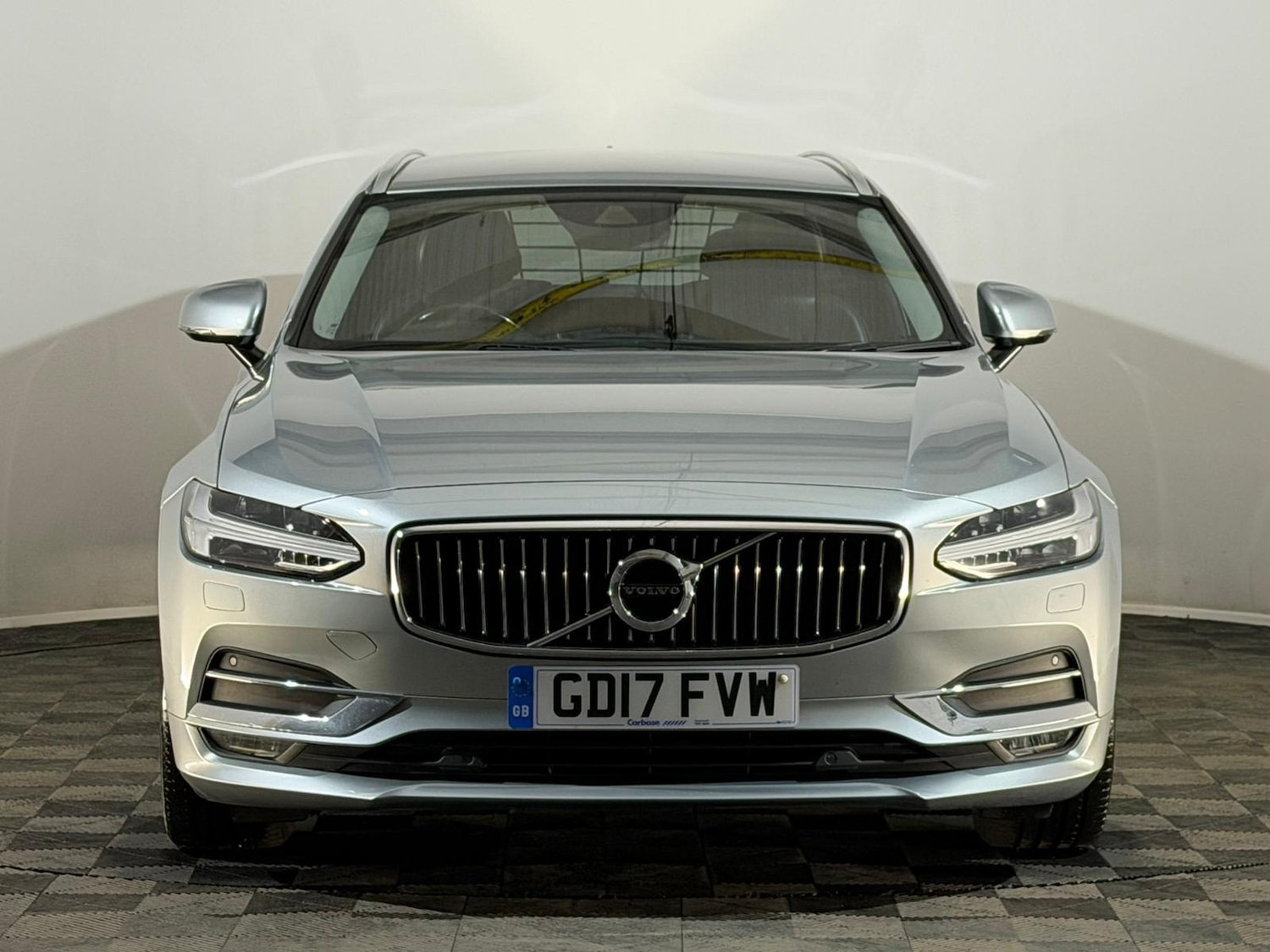 Used Volvo V90 2017 for sale - 76128666: Photo 2