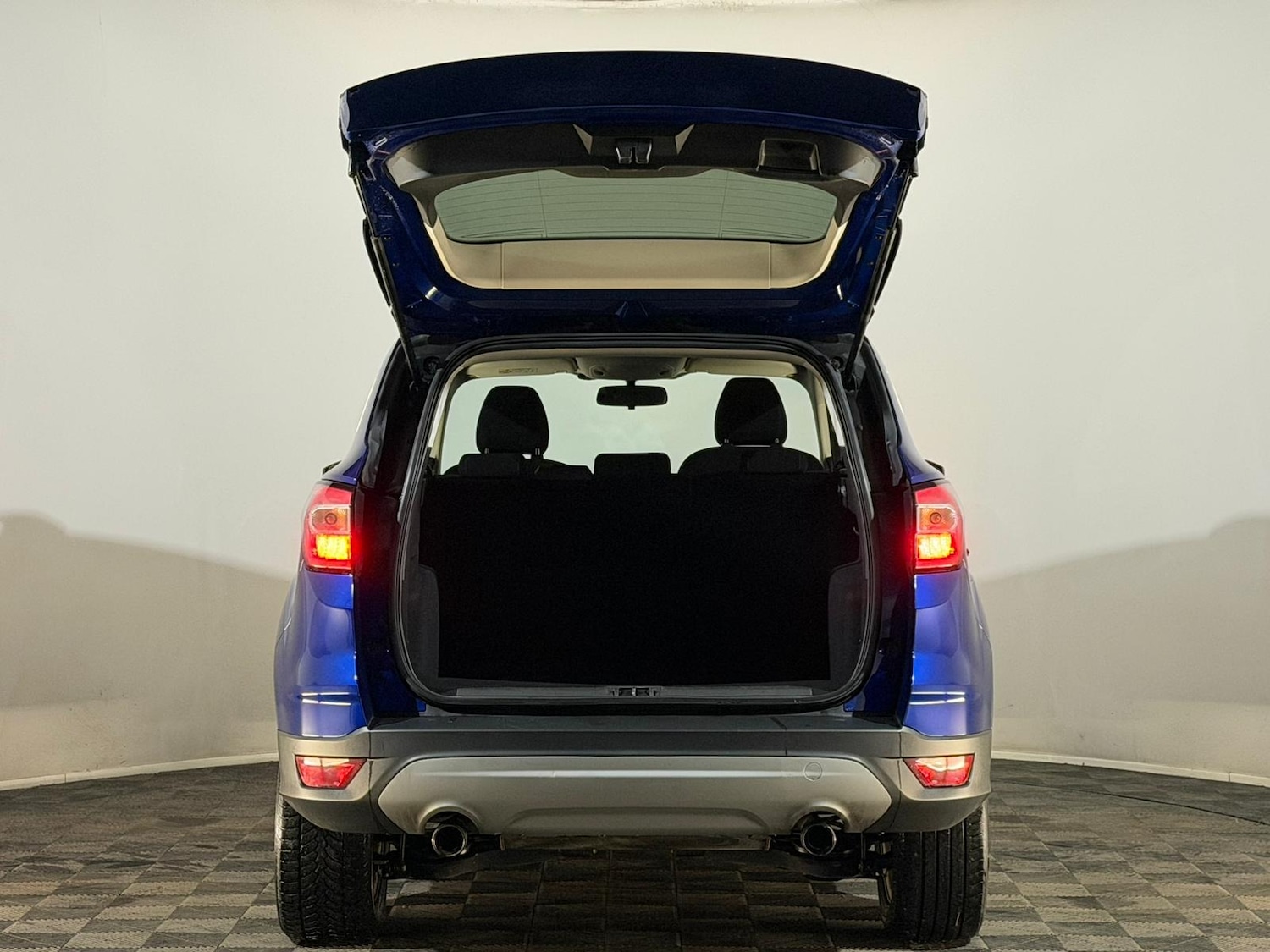 Used Ford Kuga 2017 for sale - 77125888: Photo 8