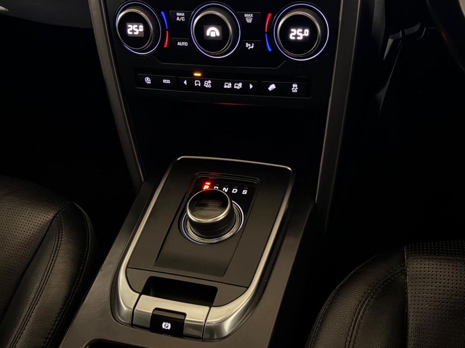 Used Land Rover Discovery Sport 2018 for sale - 76605385: Photo 16